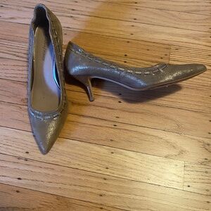 Donald Pliner Kitten Heel